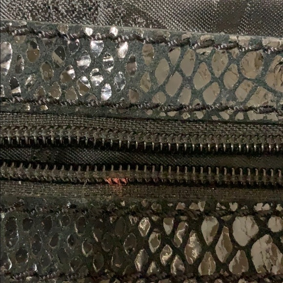 Large black embossed leather Michael Kors purse - Picture 6 of 8